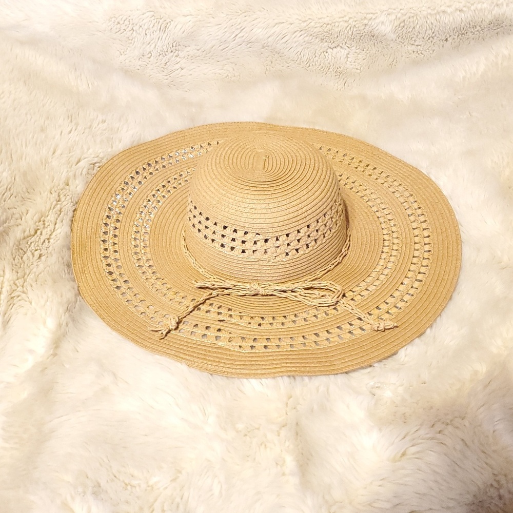 FITS straw hat with bow